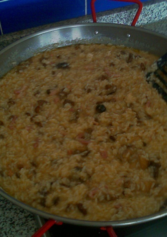 Una foto de Arroz cremoso con setas y foie