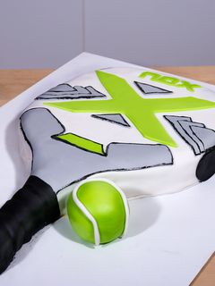 Una foto de Tarta fondant pala de padel