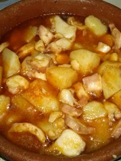 Una foto de Cazuela de pulpo con patatas