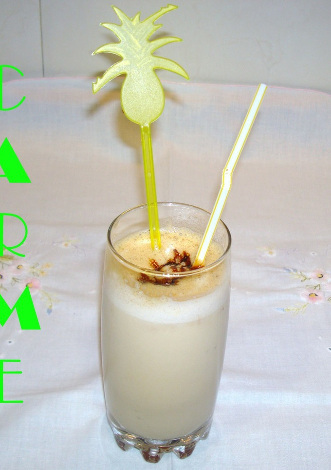 Una foto de Batido de limón y plátano al caramelo