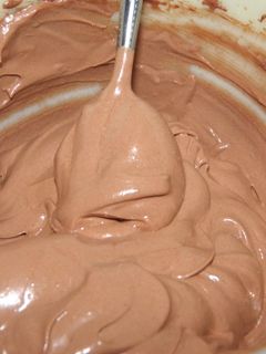 Una foto de Relleno y cobertura cremosa de chocolate para tortas