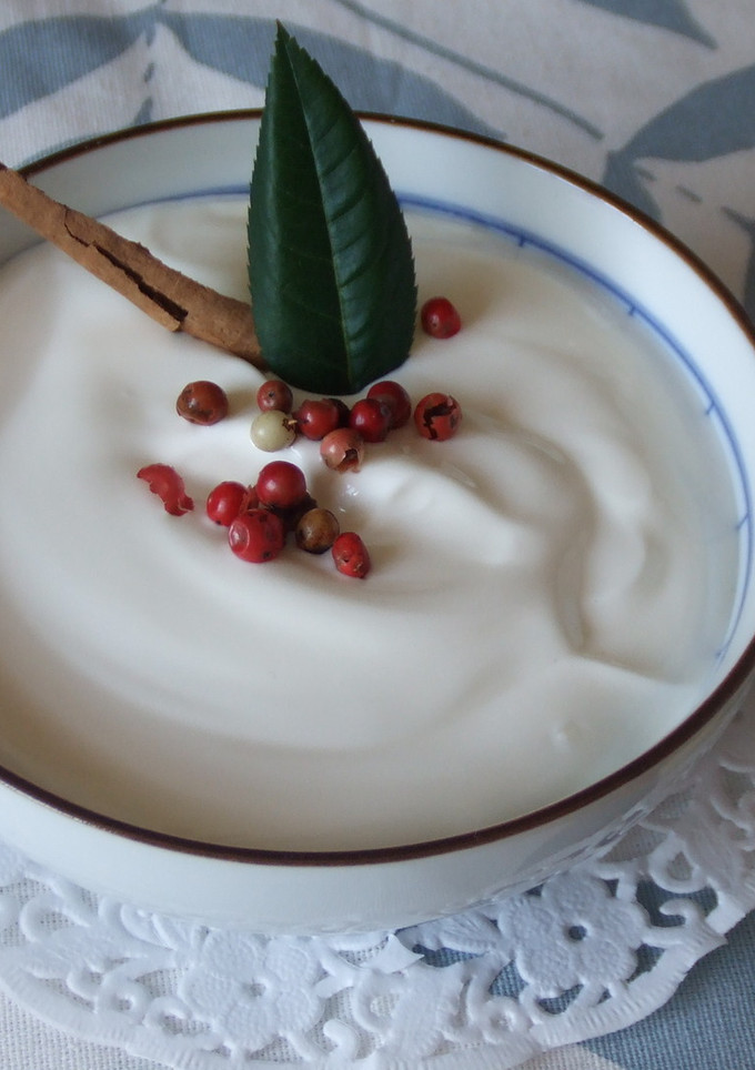 Una foto de Salsa dulce de yogur con especias