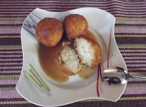 Una foto de Buñuelos de yuca (mandioca) y queso