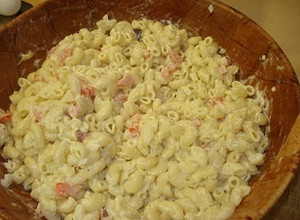 Una foto de Ensalada de coditos o de pasta de tornillo fría