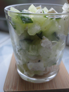 Una foto de Tártaro de feta con trocitos de pepino