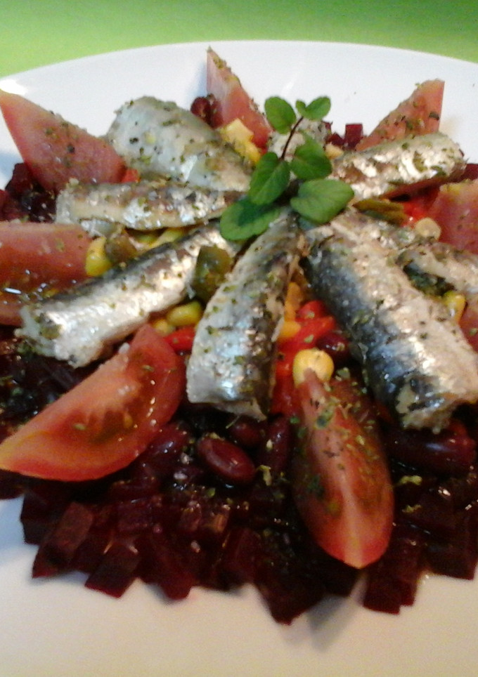 Una foto de Ensalada de alubias rojas y sardinitas