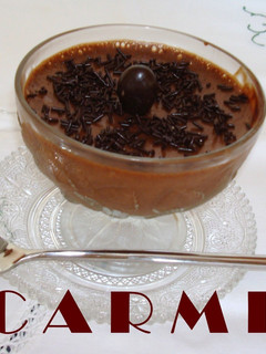Una foto de Mousse de chocolate con café