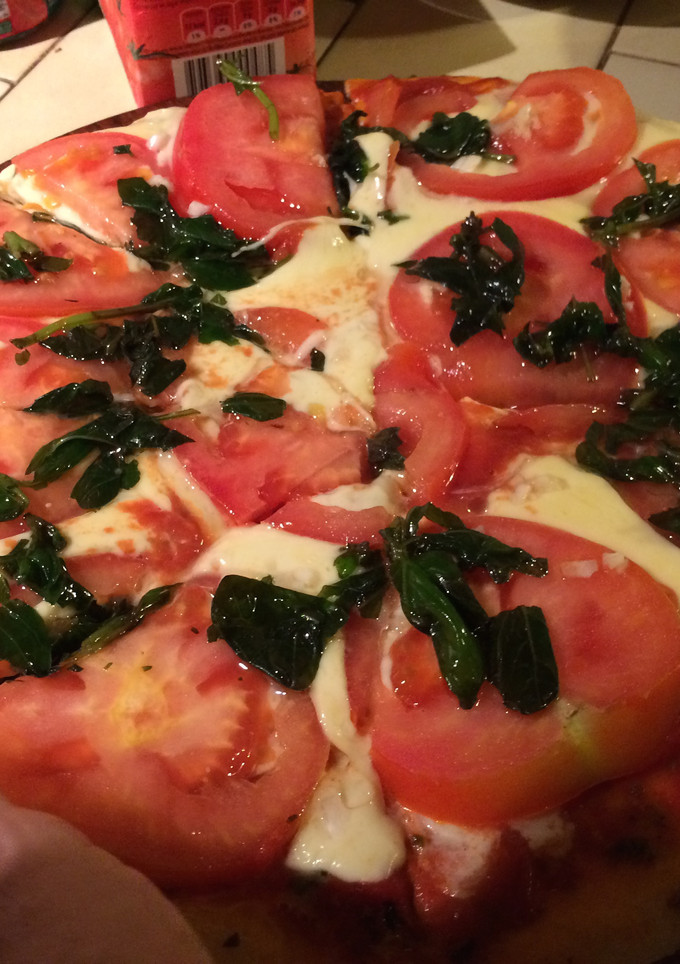Una foto de Pizza napolitana casera