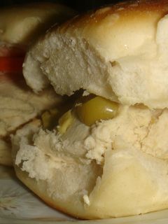 Una foto de Sandwich con mousse de pollo