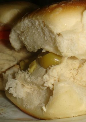 Una foto de Sandwich con mousse de pollo