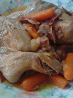 Una foto de Codornices con jamón y verduras al vino Cartojal