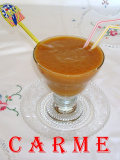 Una foto de Batido de albaricoque y melocotón