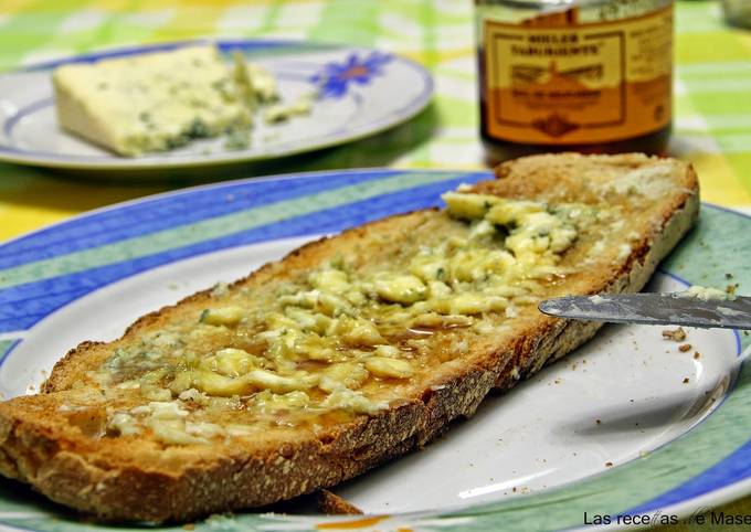 Foto principal de Tosta de queso azul y miel