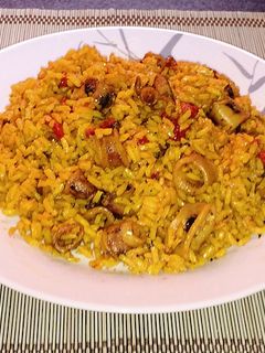 Una foto de Paella express de calamares