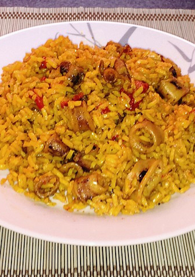 Una foto de Paella express de calamares