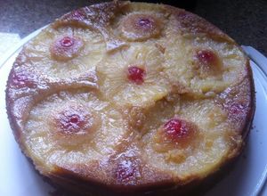Una foto de Pastel de piña volteado