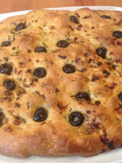 Una foto de Focaccia con Aceitunas negras