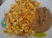 Una foto de desayuno facil y economico