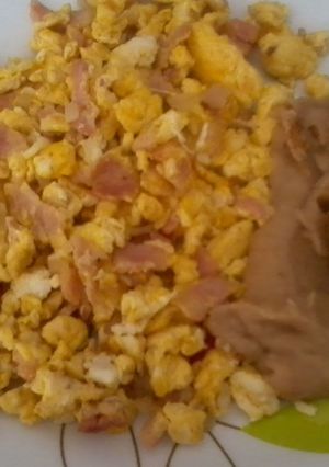 Una foto de Huevo con tocino