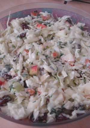 Una foto de Ensalada Completa con repollo