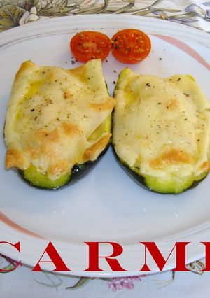 Una foto de Calabacín relleno de gambas