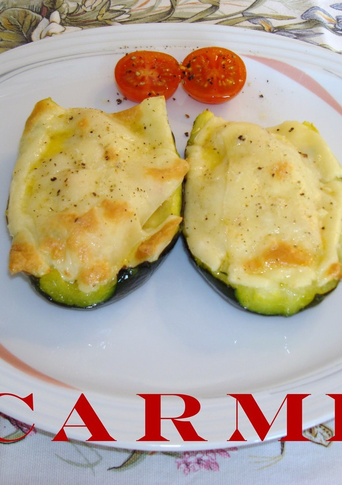 Una foto de Calabacín relleno de gambas
