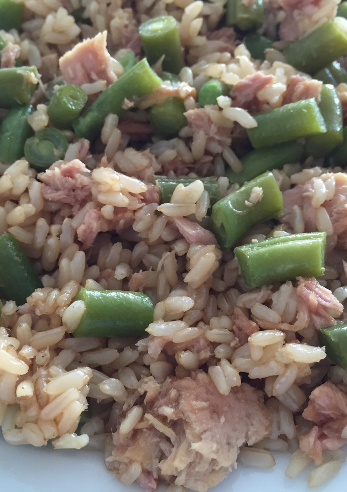 Una foto de Arroz integral con judías verdes