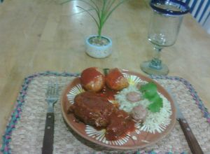 Una foto de Chambarete en salsa de guajillo