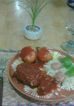 Una foto de Chambarete en salsa de guajillo