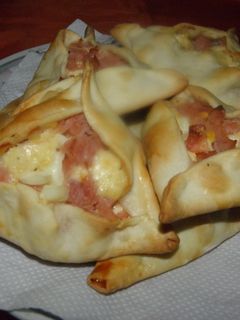 Una foto de Tartitas de jamón y queso