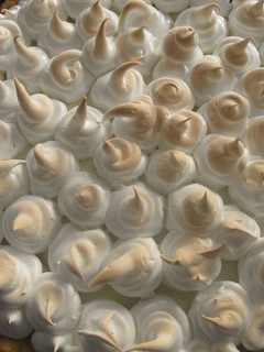Una foto de Pie de limón con merengue
