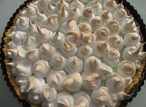 Una foto de Pie de limón con merengue