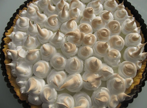 Una foto de Pie de limón con merengue