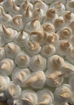 Una foto de Pie de limón con merengue