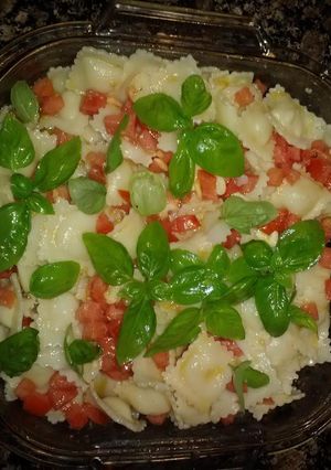 Una foto de Ravioles de ricota a la keka (con salsa fría)