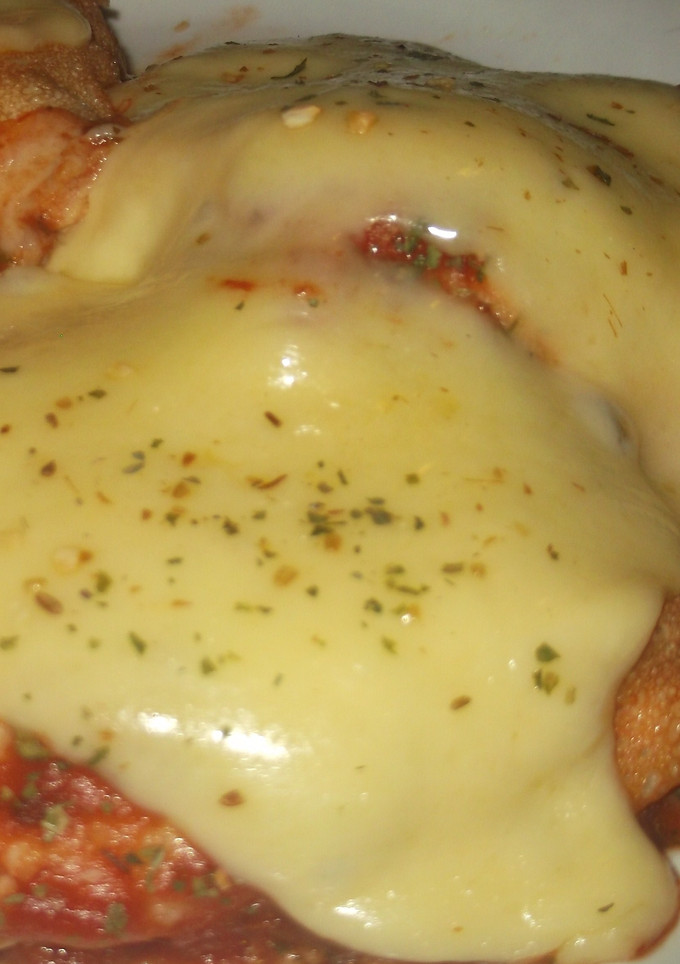 Una foto de Canelones de pollo Napolitanos