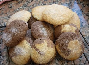 Una foto de Polvorones caseros clásicos y con chocolate