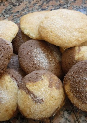 Una foto de Polvorones caseros clásicos y con chocolate