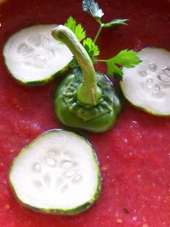 Una foto de Salmorejo de hortalizas y fruta