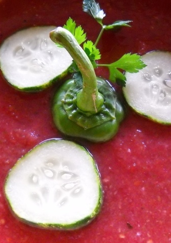 Una foto de Salmorejo de hortalizas y fruta