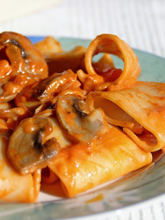Una foto de Paccheri con champiñones (Paccheri ai funghi)