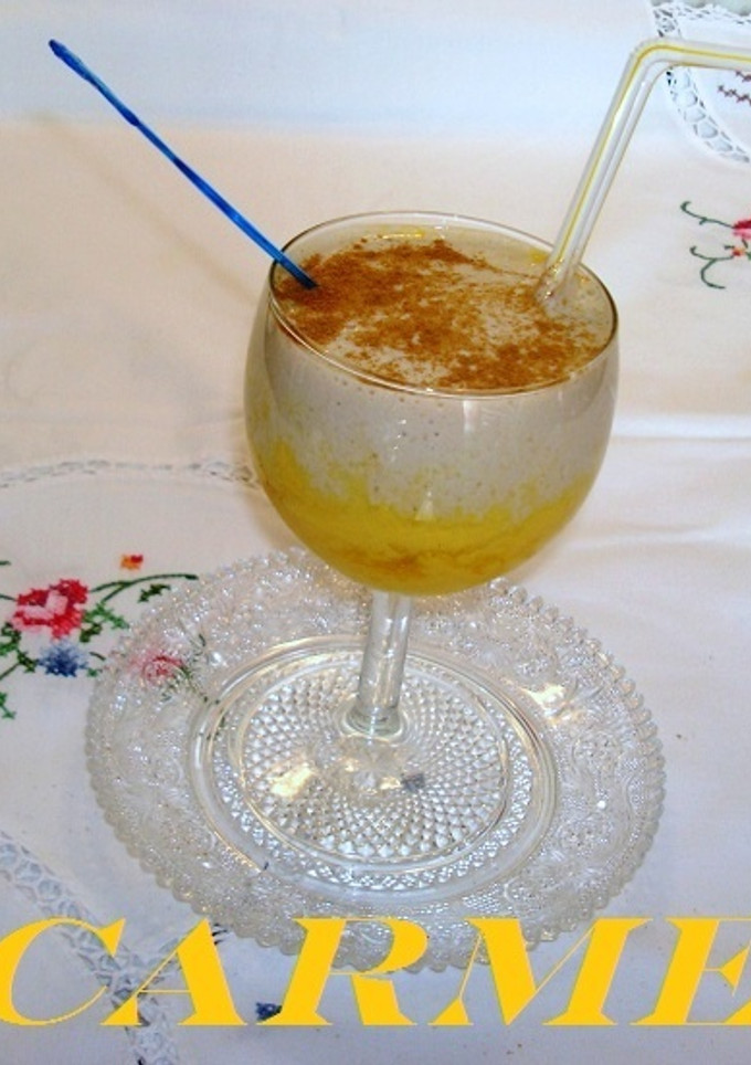 Una foto de Batido cremoso de mango y plátano
