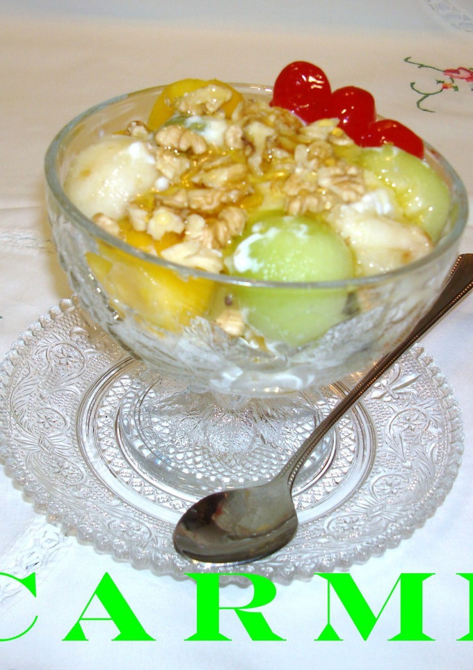 Una foto de Parfait de frutas cremoso