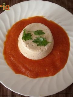 Una foto de Pudín de salmón con tomate