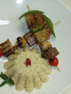 Una foto de Brochetas de pollo maceradas