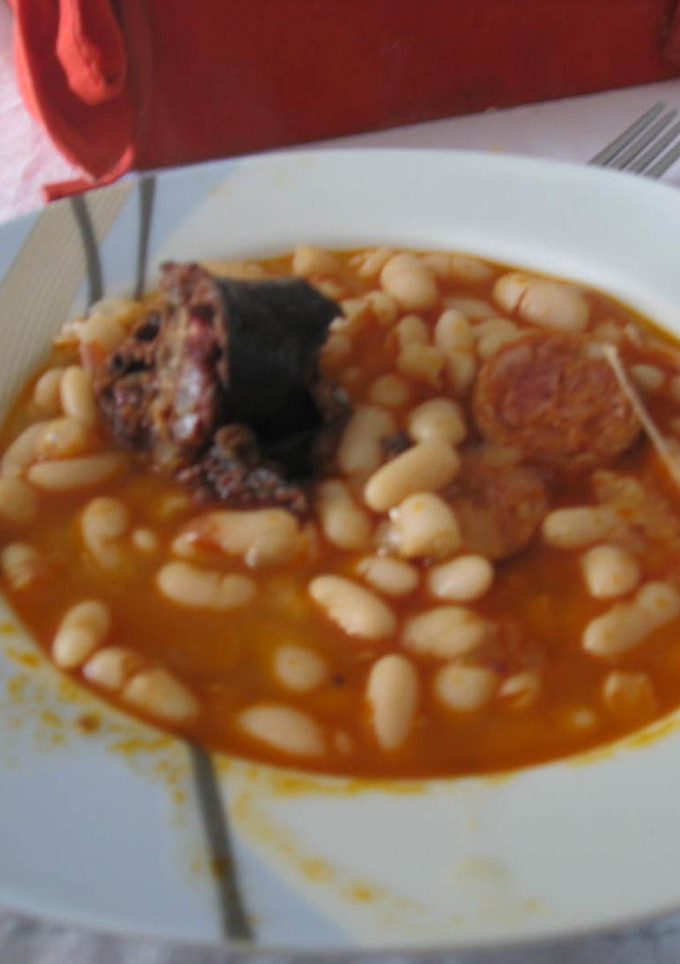 Una foto de Fabada asturiana