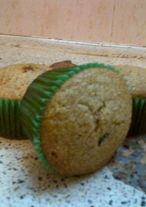 Una foto de Muffins integrales con pasas de uvas