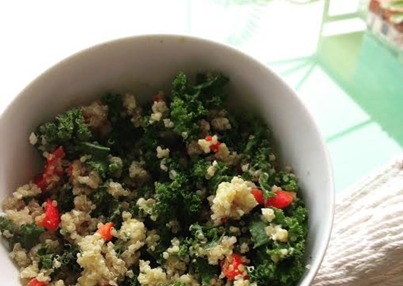 Ensalada de quinoa con col rizada