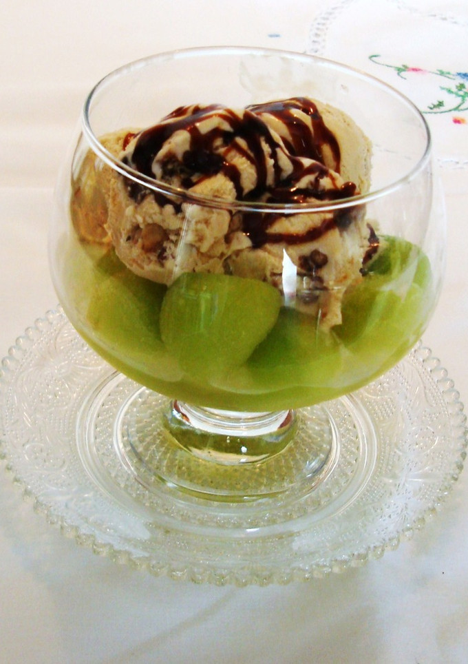 Una foto de Copa de helado y melón al cava
