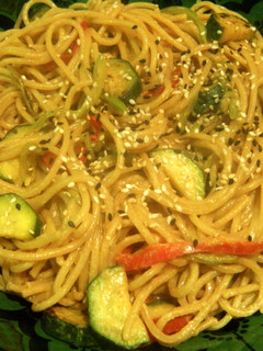 Una foto de Sesame noodles